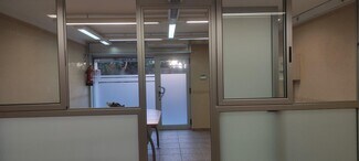 Plus de détails pour Multi-résidentiel à vendre