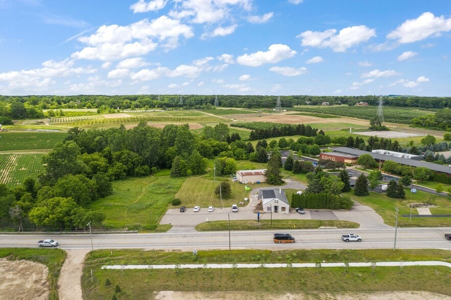 65575 Van Dyke Rd, Washington, MI à louer - Photo du bâtiment - Image 3 de 12