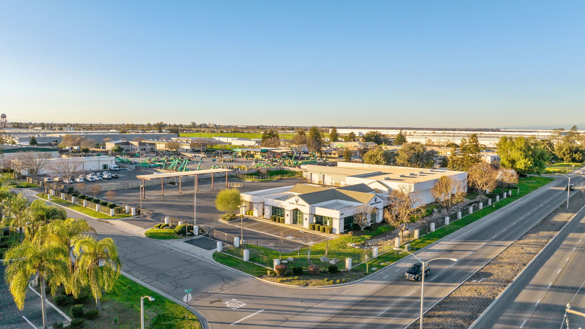 1123 N Plaza Dr, Visalia, CA for lease Primary Photo- Image 1 of 13