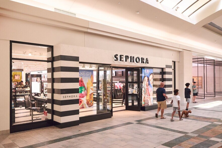 7900 Shelbyville Rd, Louisville, KY à louer - Photo du bâtiment - Image 2 de 11