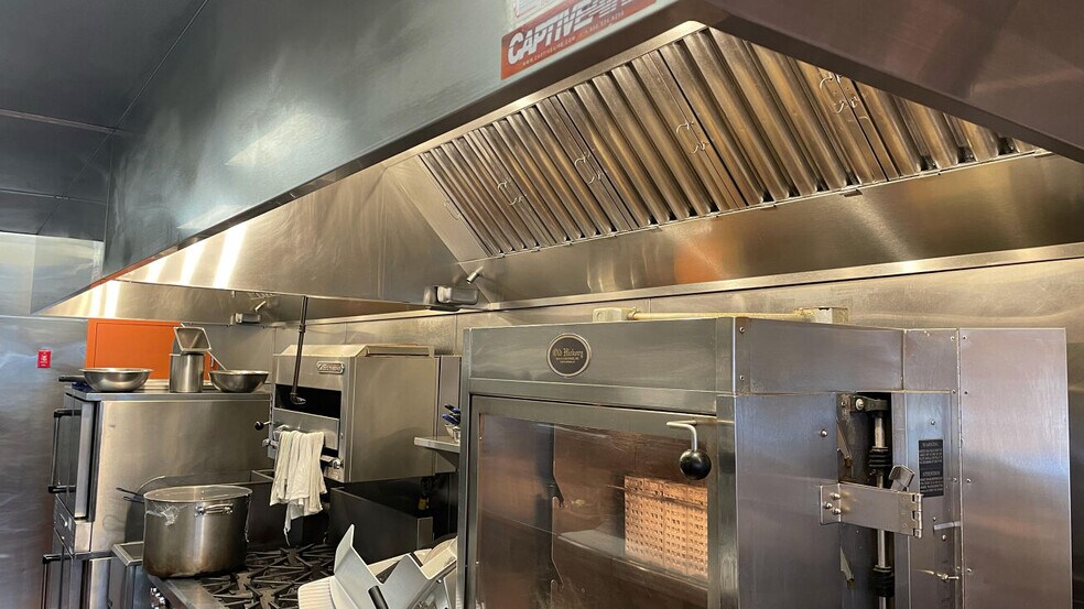 666 Main Ave, Norwalk, CT à vendre - Photo du bâtiment - Image 2 de 17