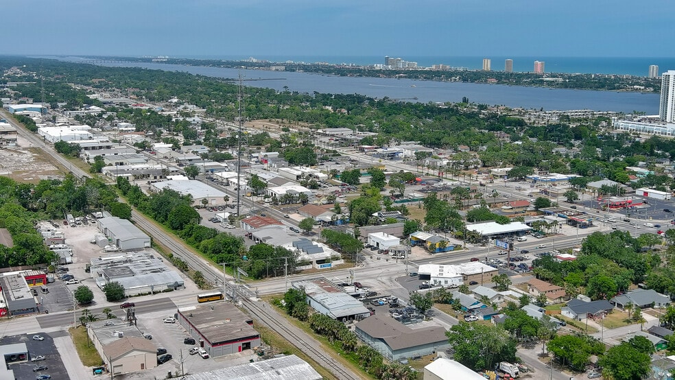 401 Mason Ave, Daytona Beach, FL for sale - Building Photo - Image 2 of 10