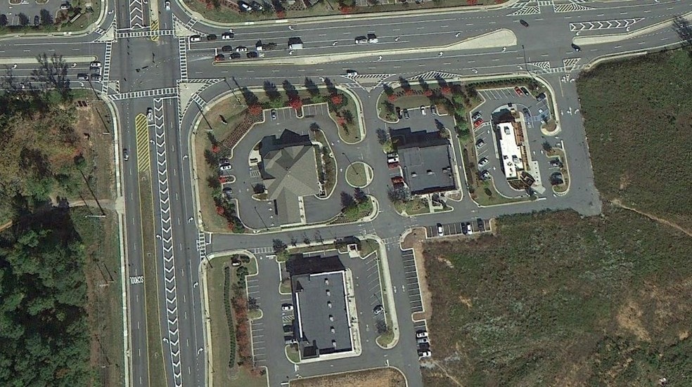 515 Peachtree Pky, Cumming, GA for lease - Aerial - Image 2 of 17