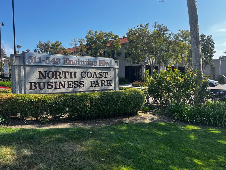 531 Encinitas Blvd, Encinitas, CA à louer - Photo du bâtiment - Image 3 de 6