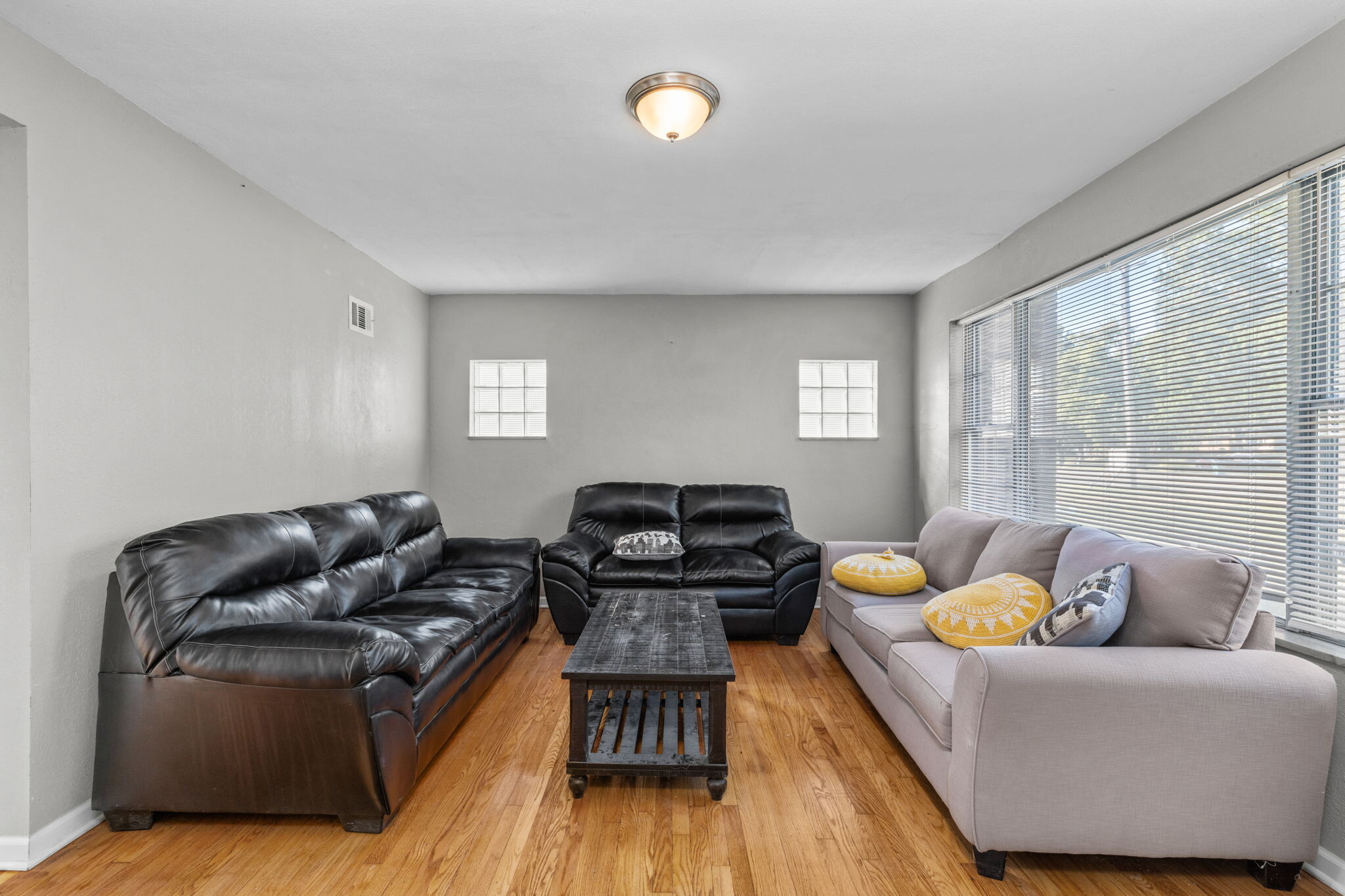 10236 Halls Ferry Rd, Saint Louis, MO for lease Interior Photo- Image 1 of 7