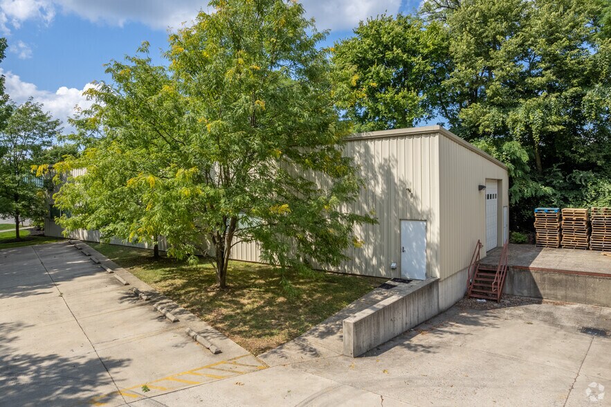 3862 Race Rd, Cincinnati, OH à louer - Photo du bâtiment - Image 3 de 24