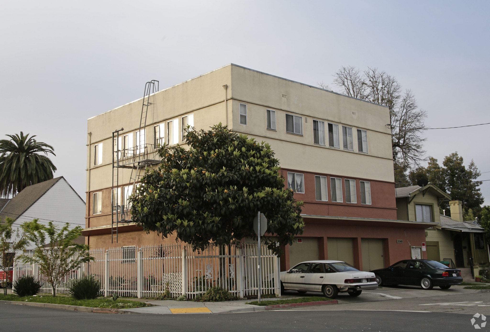 3240 61st Ave, Oakland, CA à vendre Photo principale- Image 1 de 4