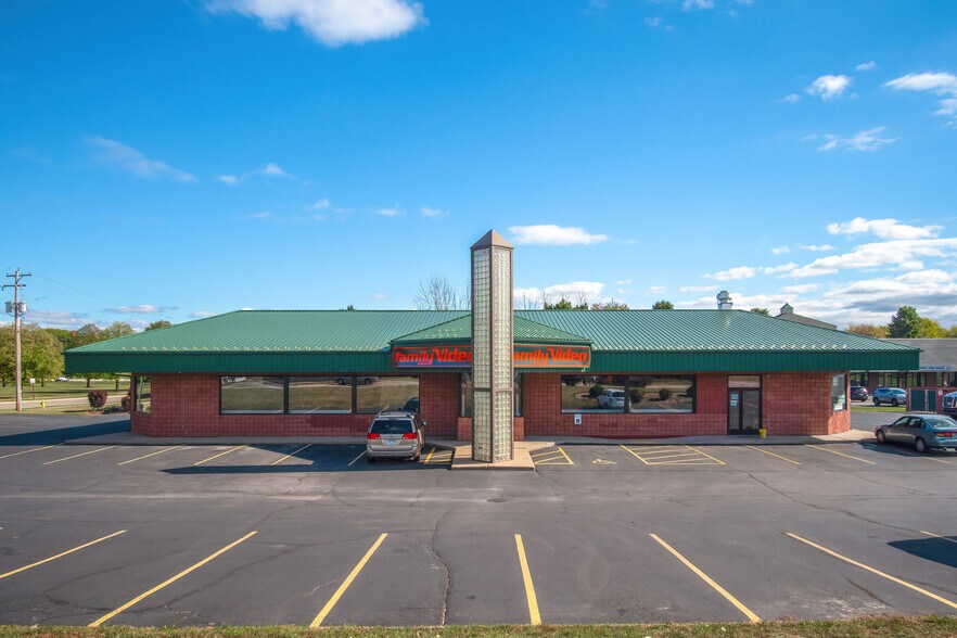 600 N Military Ave, Green Bay, WI à louer - Photo du bâtiment - Image 1 de 6