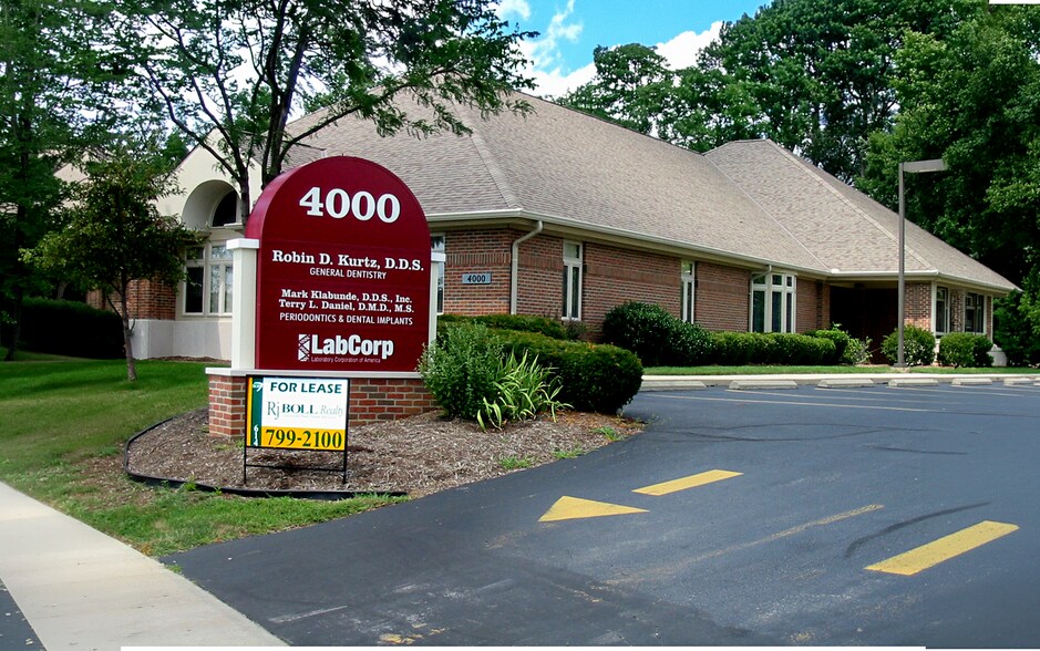 4000 Parkmead Dr, Grove City, OH à louer - Photo du bâtiment - Image 1 de 9