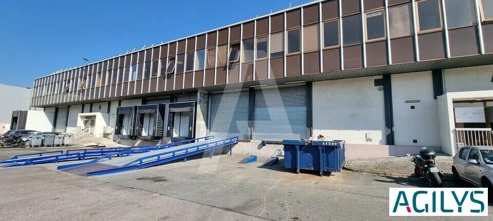 Industrial in Wissous for lease Building Photo- Image 1 of 6