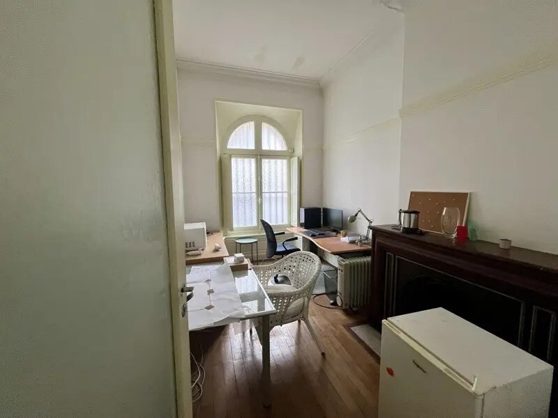 Office in Bordeaux for sale Interior Photo- Image 1 of 5