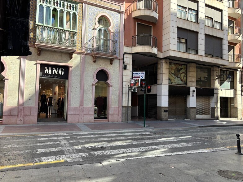 Commerce de détail dans Elche, Alicante à louer - Photo du bâtiment - Image 1 de 18