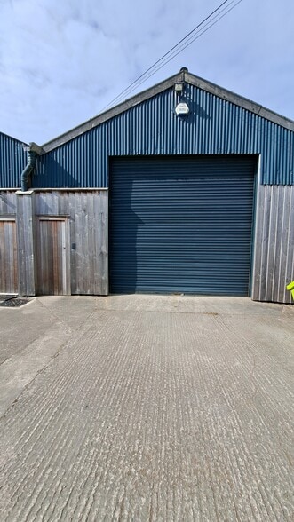 Workshop Whitchurch Rd, Whitchurch for lease - Building Photo - Image 1 of 5
