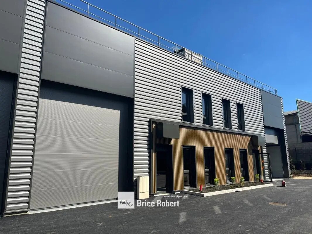 73 Route De Corbas, Vénissieux for lease Building Photo- Image 1 of 8