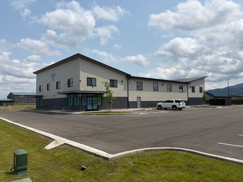 726 Creative Way, Post Falls, ID for lease - Primary Photo - Image 1 of 18