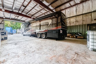 148 Roush Cir, Fairmont, WV for lease Interior Photo- Image 2 of 8
