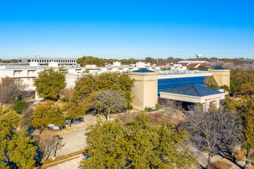 14315 Midway Rd, Addison, TX à vendre - Photo du bâtiment - Image 1 de 1