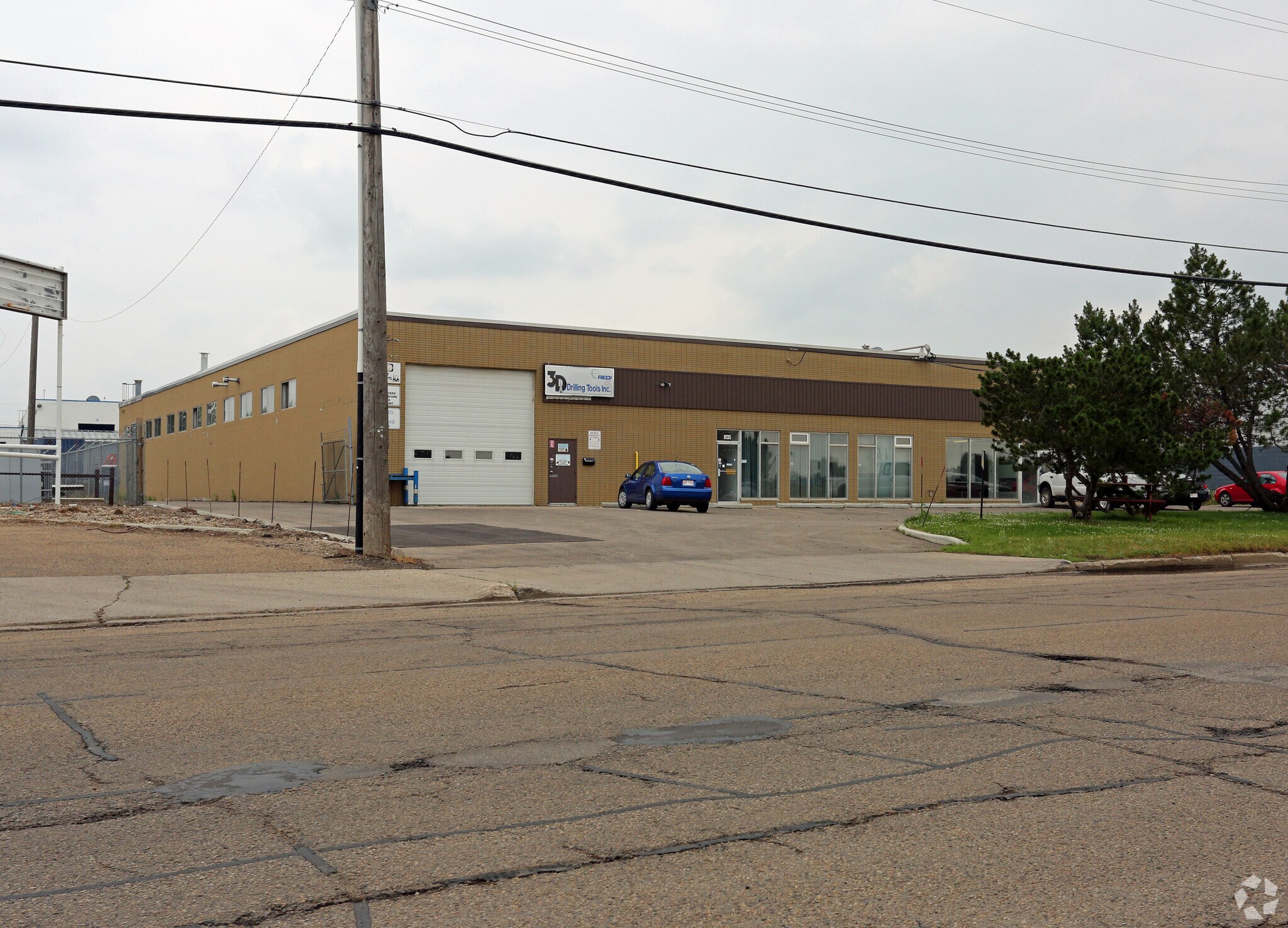 8135 Wagner Rd NW, Edmonton, AB for sale Primary Photo- Image 1 of 1