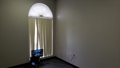 150 N Durango Dr, Las Vegas, NV for lease Interior Photo- Image 1 of 6