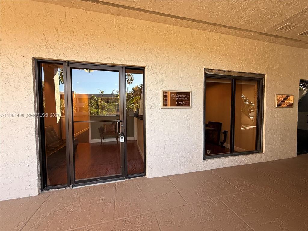 2699 Stirling Rd, Fort Lauderdale, FL for lease Building Photo- Image 1 of 19