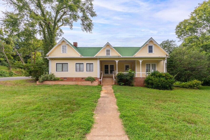 117 E Salisbury St, Pittsboro, NC à vendre - Photo du bâtiment - Image 3 de 46