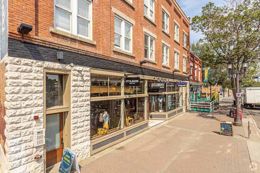 8222 Gateway Blvd NW, Edmonton, AB à louer - Photo principale - Image 1 de 7