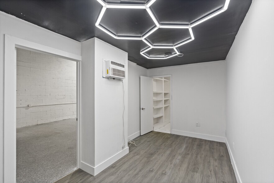 7403 NW 7th St, Miami, FL à louer - Photo intérieure - Image 3 de 18