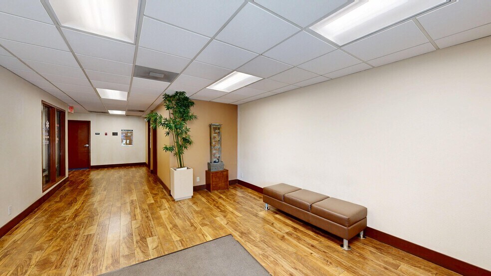 7501 Hospital Dr, Sacramento, CA à louer - Numérisation 3D de Matterport - Image 2 de 34