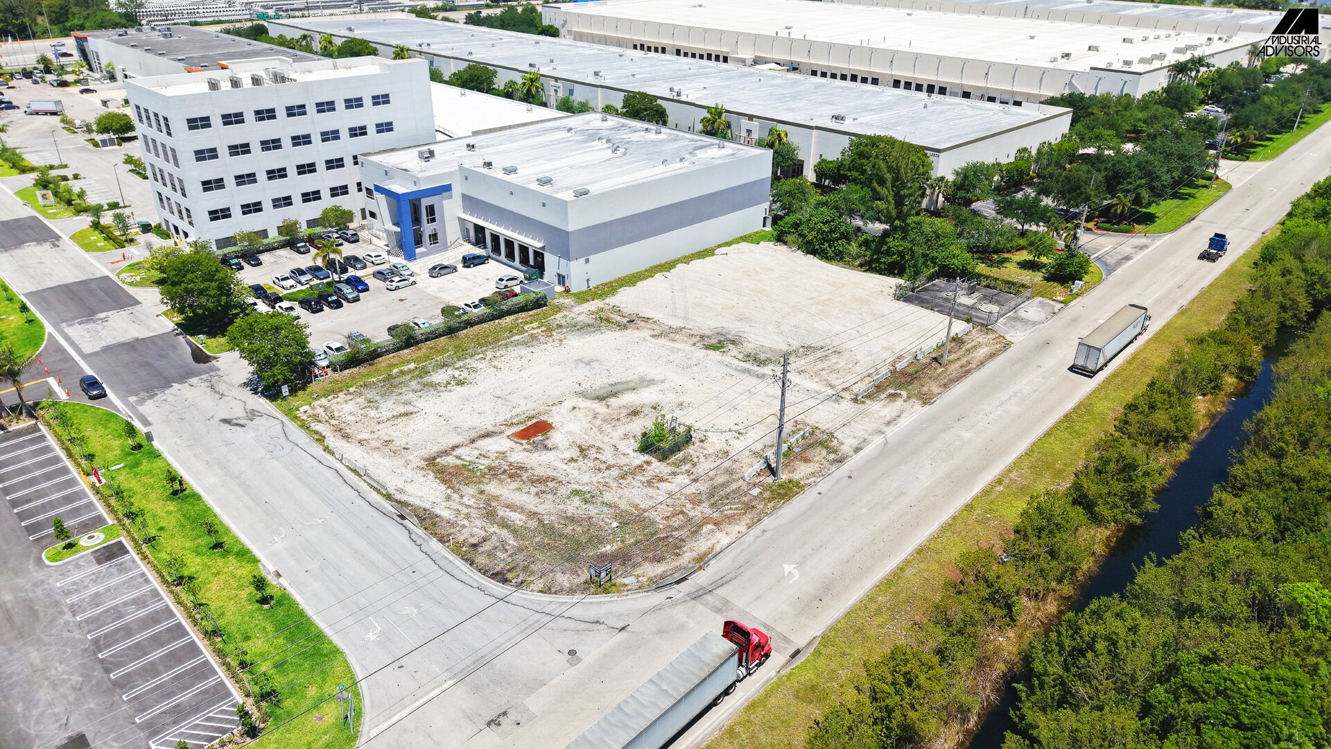 11501 NW 124th St, Medley, FL à vendre Photo du bâtiment- Image 1 de 16