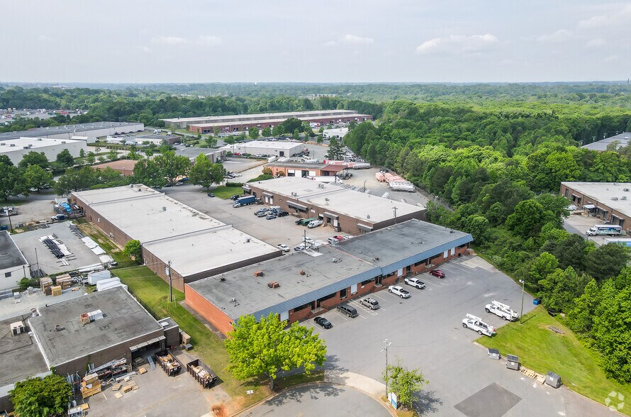 1225 Graphic Ct, Charlotte, NC for lease - Building Photo - Image 2 of 3