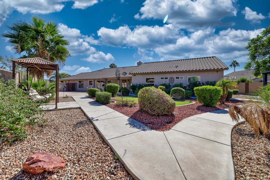 TURNKEY REMODELED PEORIA ALH, Peoria, AZ for sale - Building Photo - Image 1 of 6