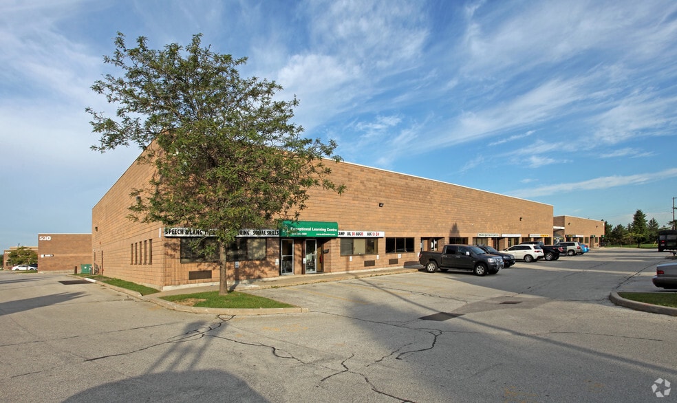 520 Westney Rd S, Ajax, ON à vendre - Photo du bâtiment - Image 2 de 3