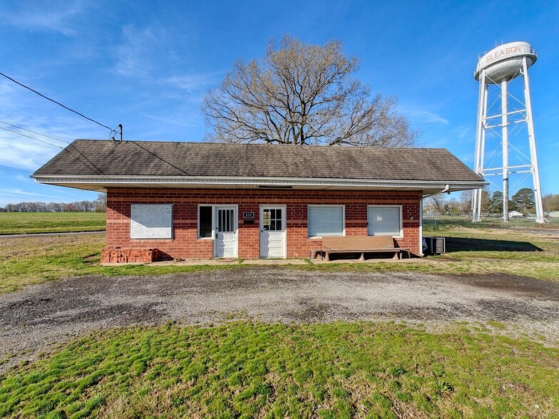 433 Cedar St, Gleason, TN for sale - Building Photo - Image 2 of 14