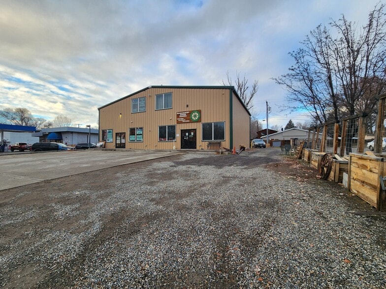 350 E Bridge St, Hotchkiss, CO for sale - Primary Photo - Image 1 of 34