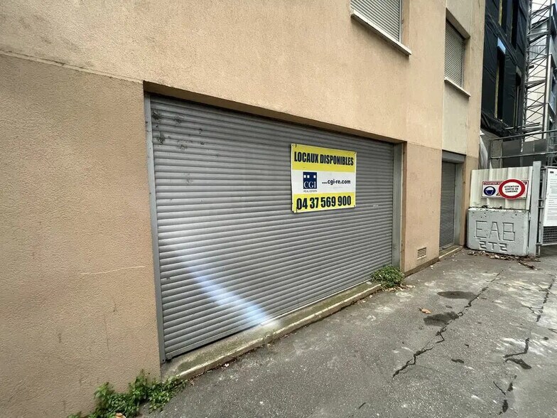 Retail in Lyon for sale - Building Photo - Image 1 of 9