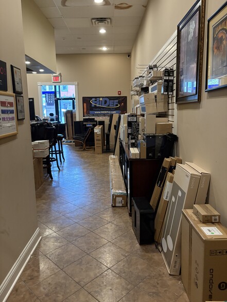 47 Broad St, Red Bank, NJ for lease - Building Photo - Image 3 of 10