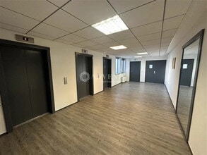 Bureau dans Noisy-le-Grand à louer Photo du bâtiment- Image 2 de 6