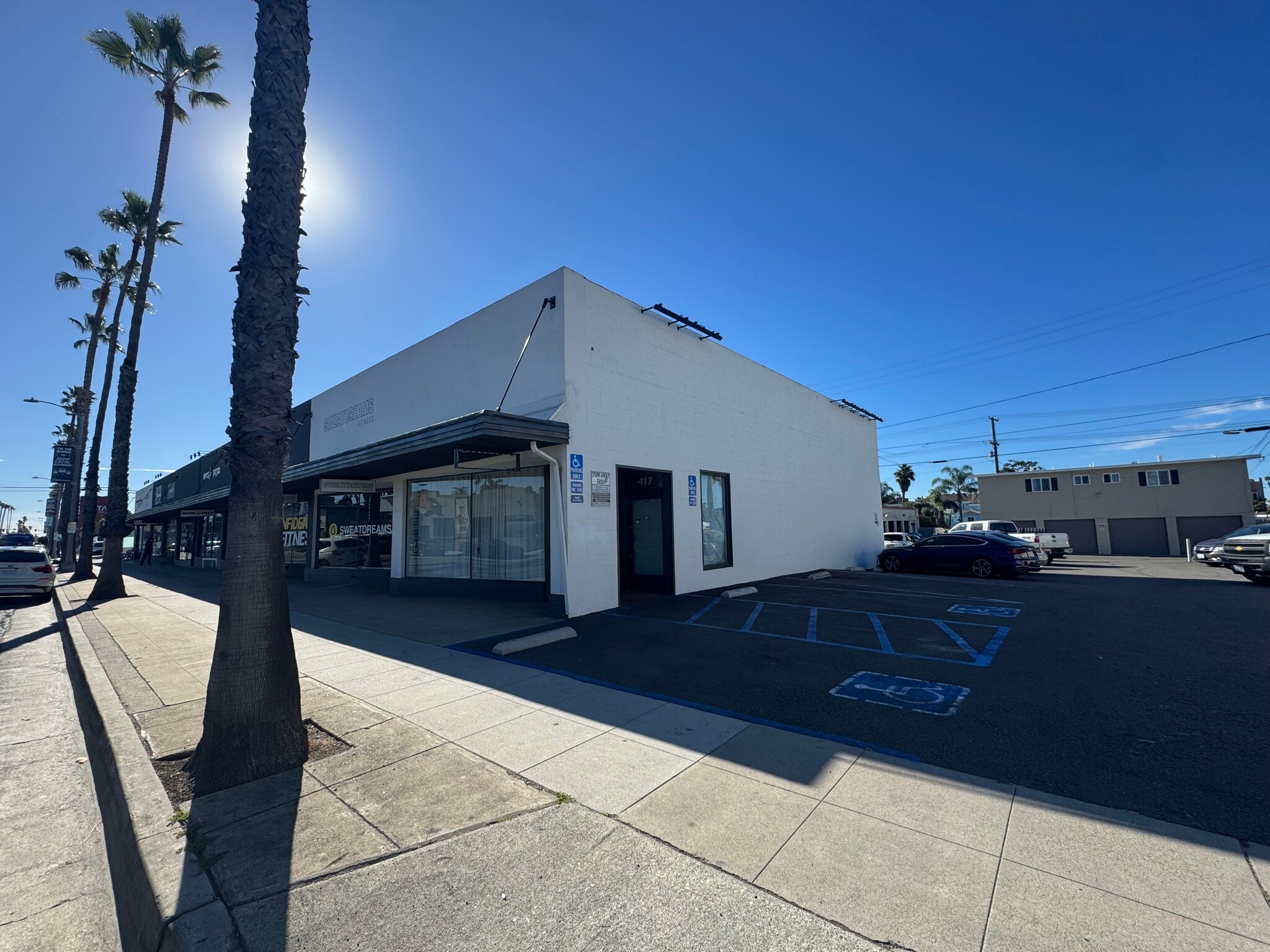 417-431 S Coast Hwy 101, Oceanside, CA à louer Photo du bâtiment- Image 1 de 2