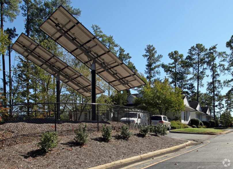 101 Center Pointe Dr, Cary, NC à louer - Photo du bâtiment - Image 2 de 2