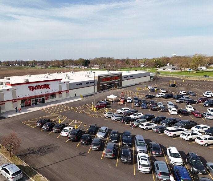 1435 E Jackson St, Macomb, IL for lease - Building Photo - Image 3 of 6