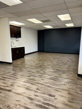 955 Dairy Ashford Rd, Houston, TX for lease Interior Photo- Image 2 of 5