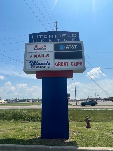 1203 W Ferdon St, Litchfield, IL à louer - Photo du bâtiment - Image 3 de 24