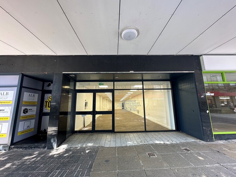 108-110 New St, Huddersfield for sale - Primary Photo - Image 1 of 4