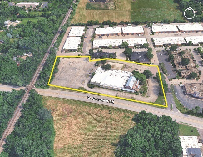 Plus de détails pour 243 W Roosevelt Rd, West Chicago, IL - Commerce de détail à vendre