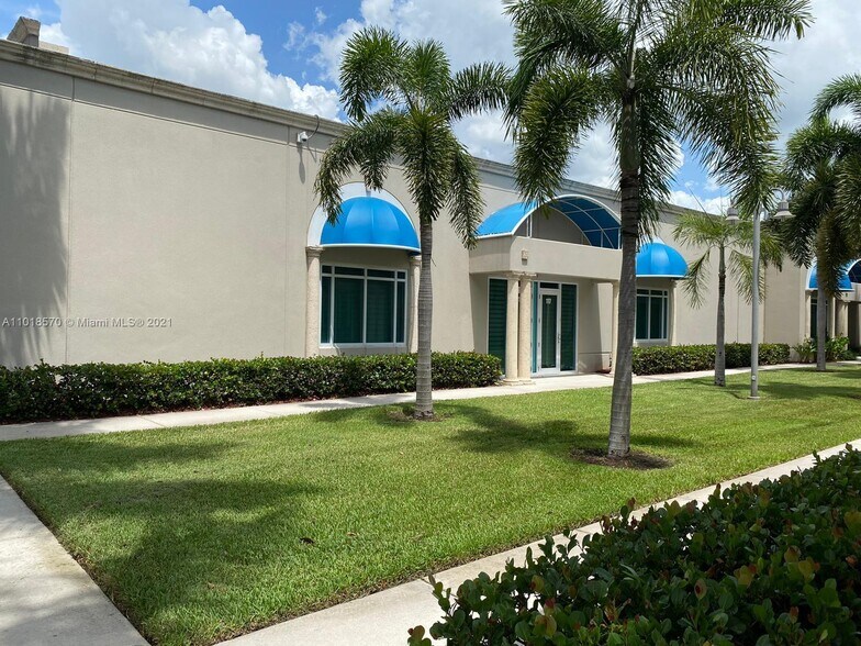 2890 W State Road 84, Fort Lauderdale, FL à vendre - Photo du bâtiment - Image 3 de 5