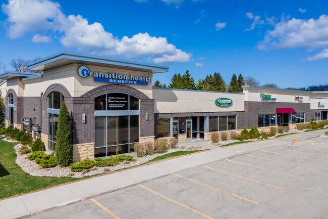 Plus de détails pour 17110 W Greenfield Ave, Brookfield, WI - Commerce de détail à louer