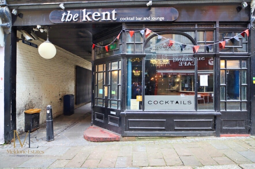 20 High St, Gravesend for lease - Building Photo - Image 1 of 32