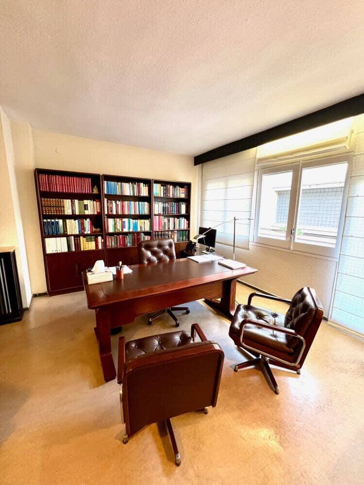 Bureau dans Sabadell, Barcelona à louer Photo intérieure- Image 1 de 19