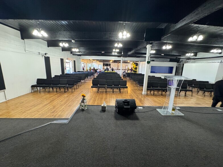 3401 S Chambers Rd, Aurora, CO à vendre - Photo du bâtiment - Image 3 de 12