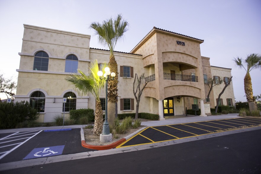 10521 Jeffreys St, Henderson, NV à louer - Photo du bâtiment - Image 2 de 20